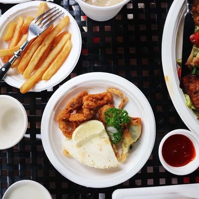 Eco Sustainable Compostable Disposable Plates Cutlery Disposable Take Out Food Containers
